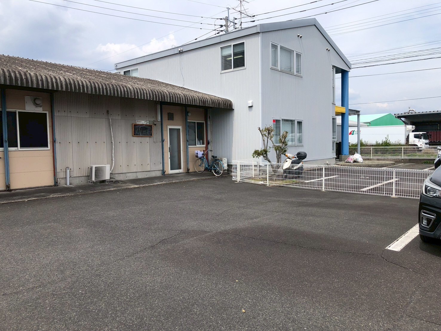1 photo